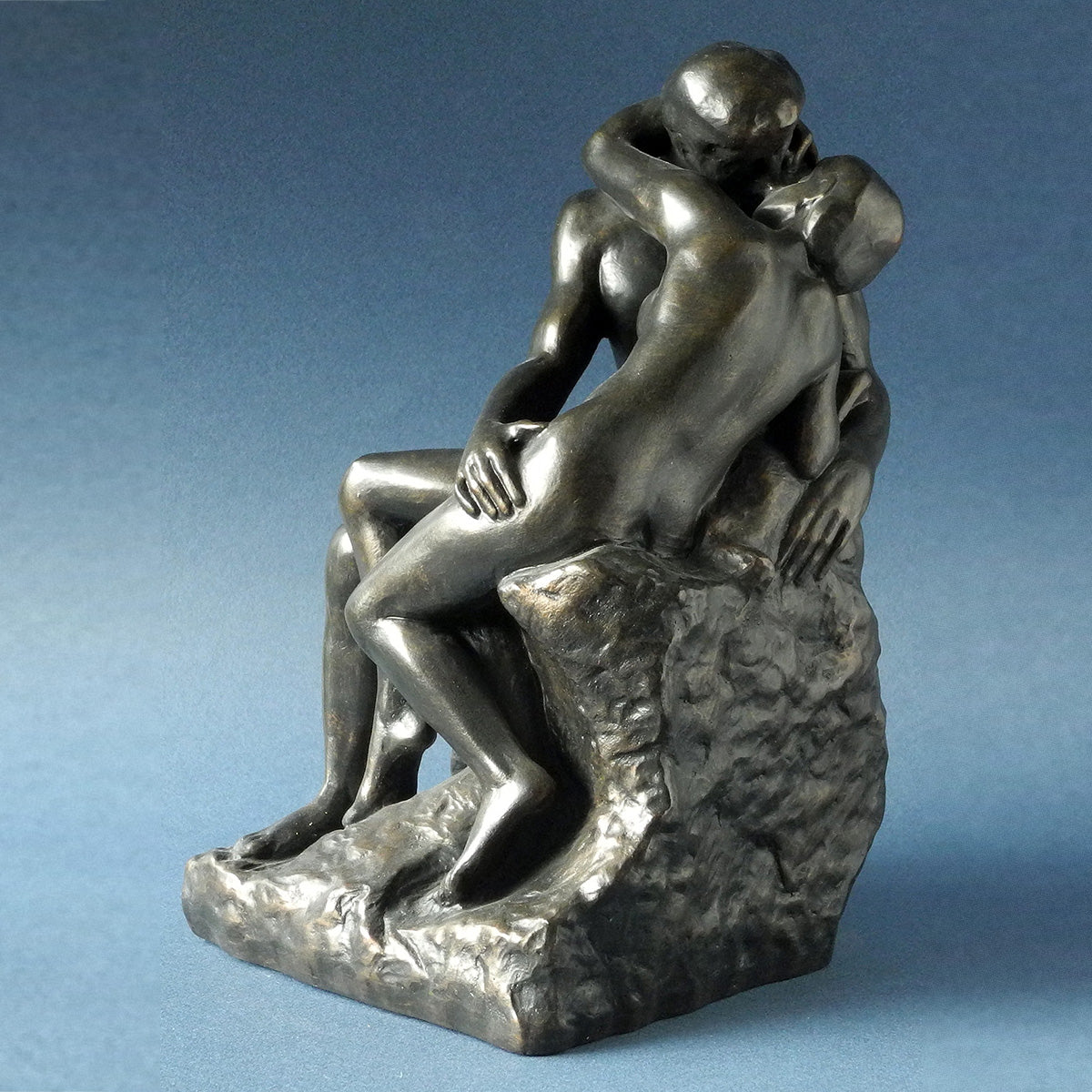 Auguste_Rodin_The_Kiss_Figurine.jpg